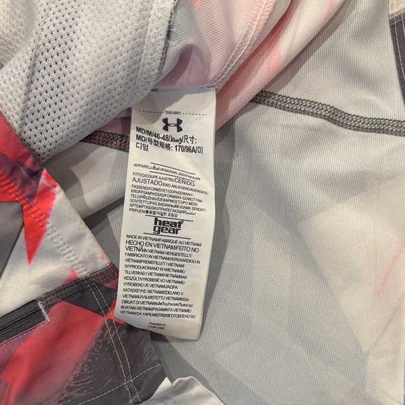 Under Armour Women’s Geometric Jacket Gray and Pink - Picture 3 of 4